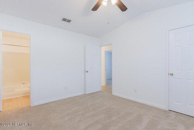 Building Photo - 563 Staffordshire Dr E