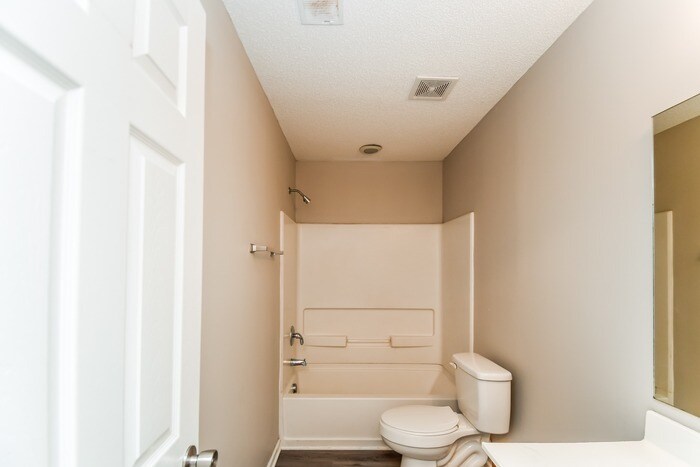 Building Photo - 516 Heron Glen Dr