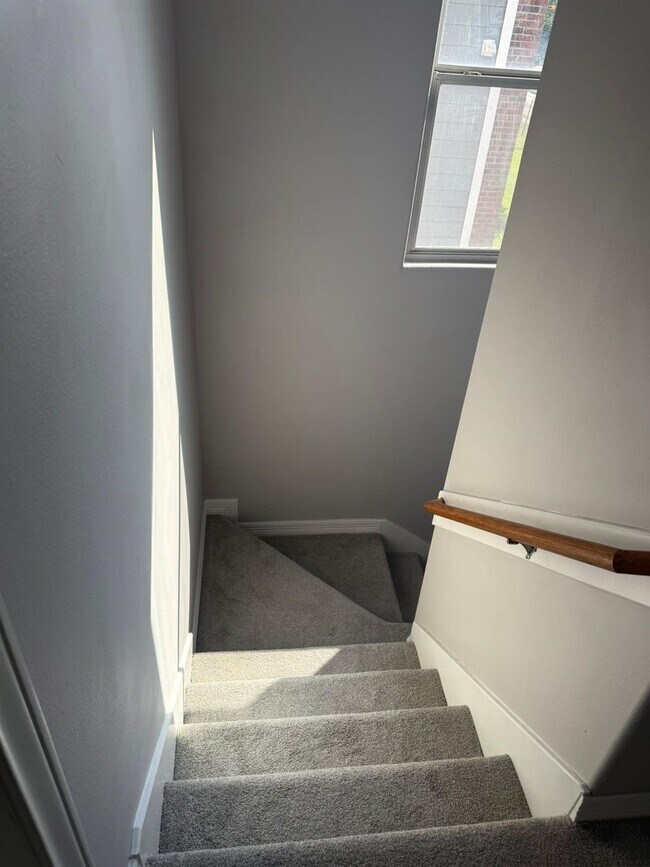 Building Photo - 10366 Panther Point Dr