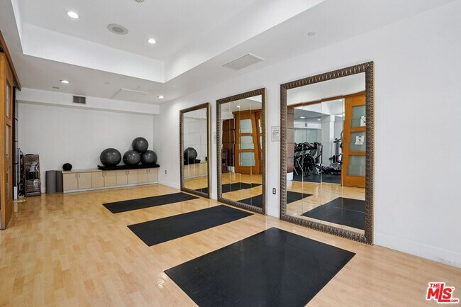 Building Photo - 100 S Alameda St