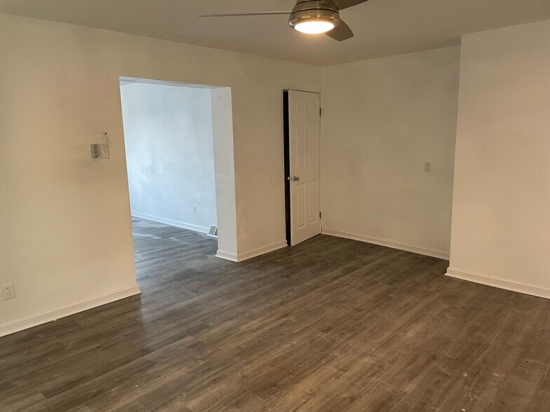 Dining room - 115 Beckert St