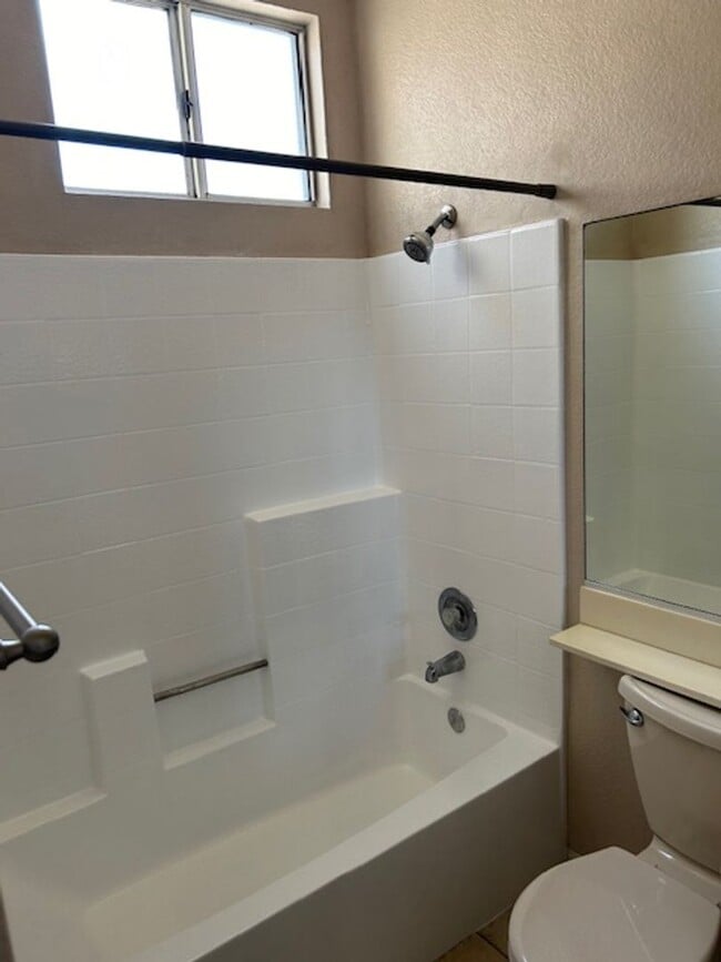 Building Photo - Beautiful 3bed/2bth in San Marcos!