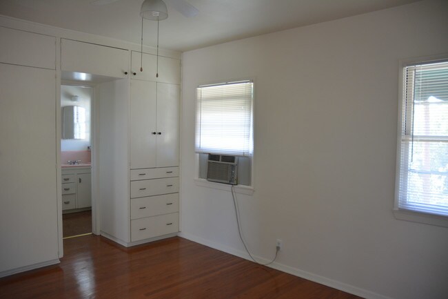 Bedroom - 605 N Holliston Ave