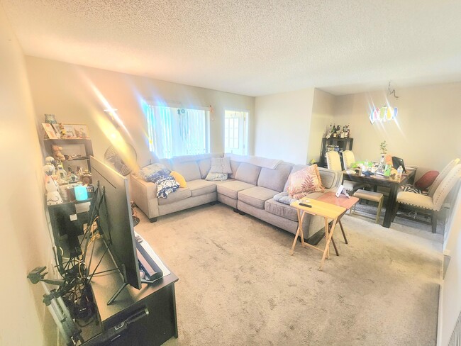 Building Photo - 310 Knotty Pine Cir