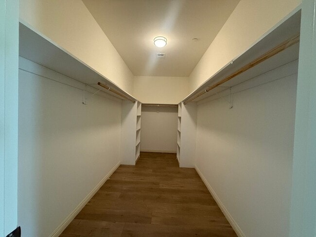 Building Photo - 2132