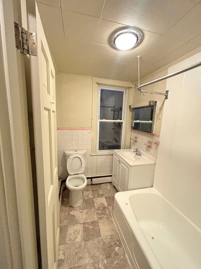 Building Photo - 1008 Marshall Ave