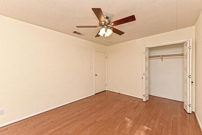 Building Photo - 5205 Brookdale Ln