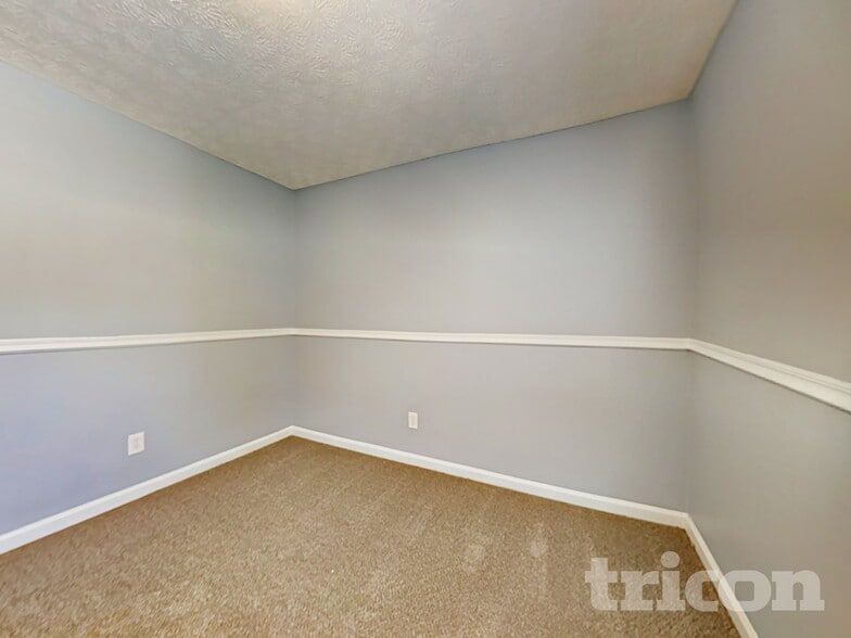 Building Photo - 432 Pine Valley Dr