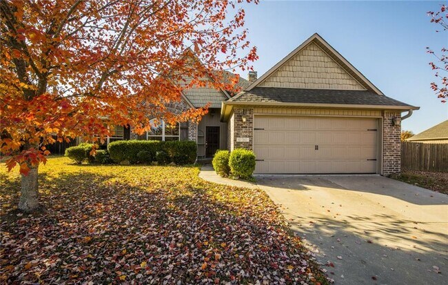 Building Photo - 3761 W Providence Dr