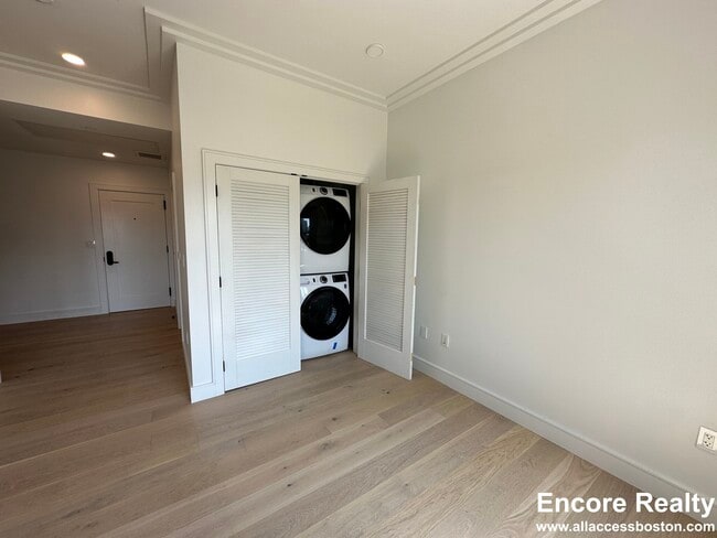 Building Photo - 54 Leo M Birmingham Pky