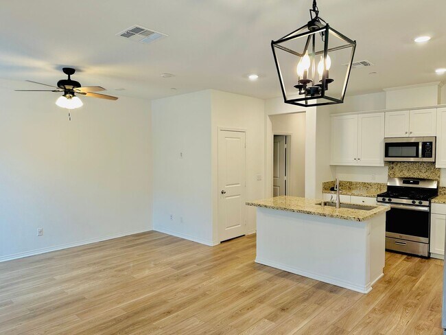 Building Photo - Newly Built 3 Bed Condo for Rent in Winche...