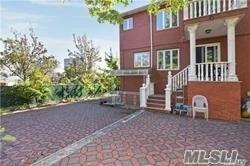 Building Photo - 77-16 Kew Forest Ln