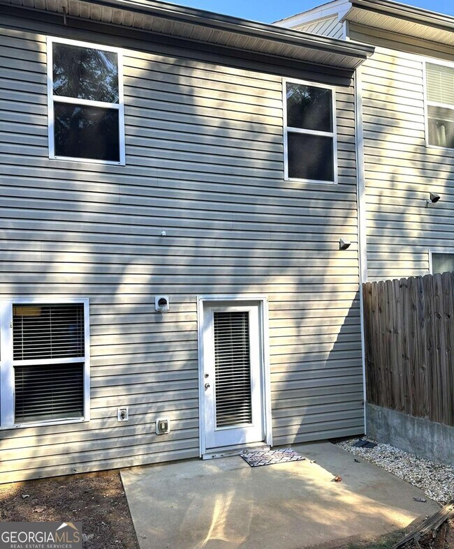 Building Photo - 538 Oakside Pl
