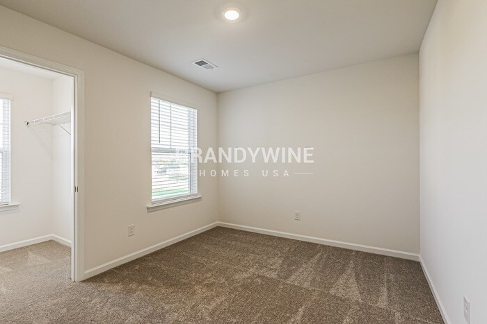 Building Photo - 1240 Arnhem Dr