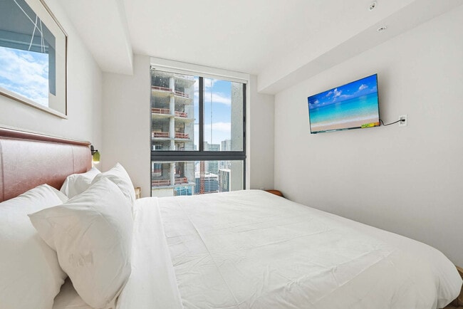 Building Photo - 11 NE 6th St