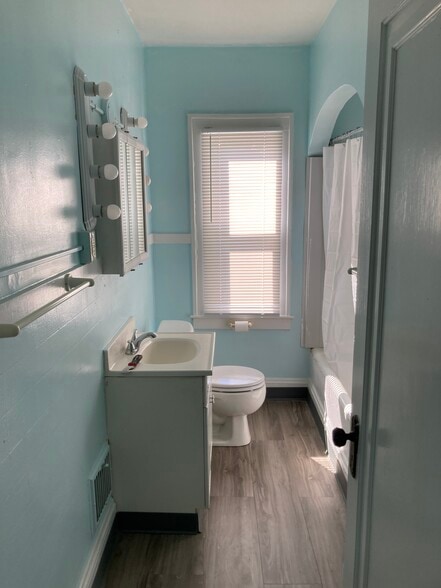 Bathroom - 3821 Wayne Ave