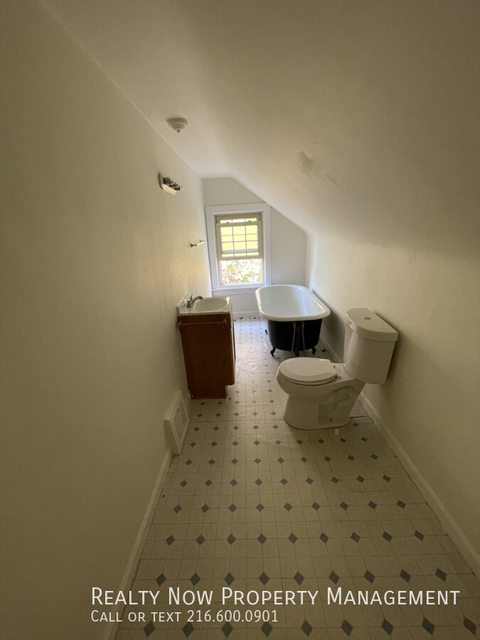 Building Photo - 3614 Lynnfield Rd