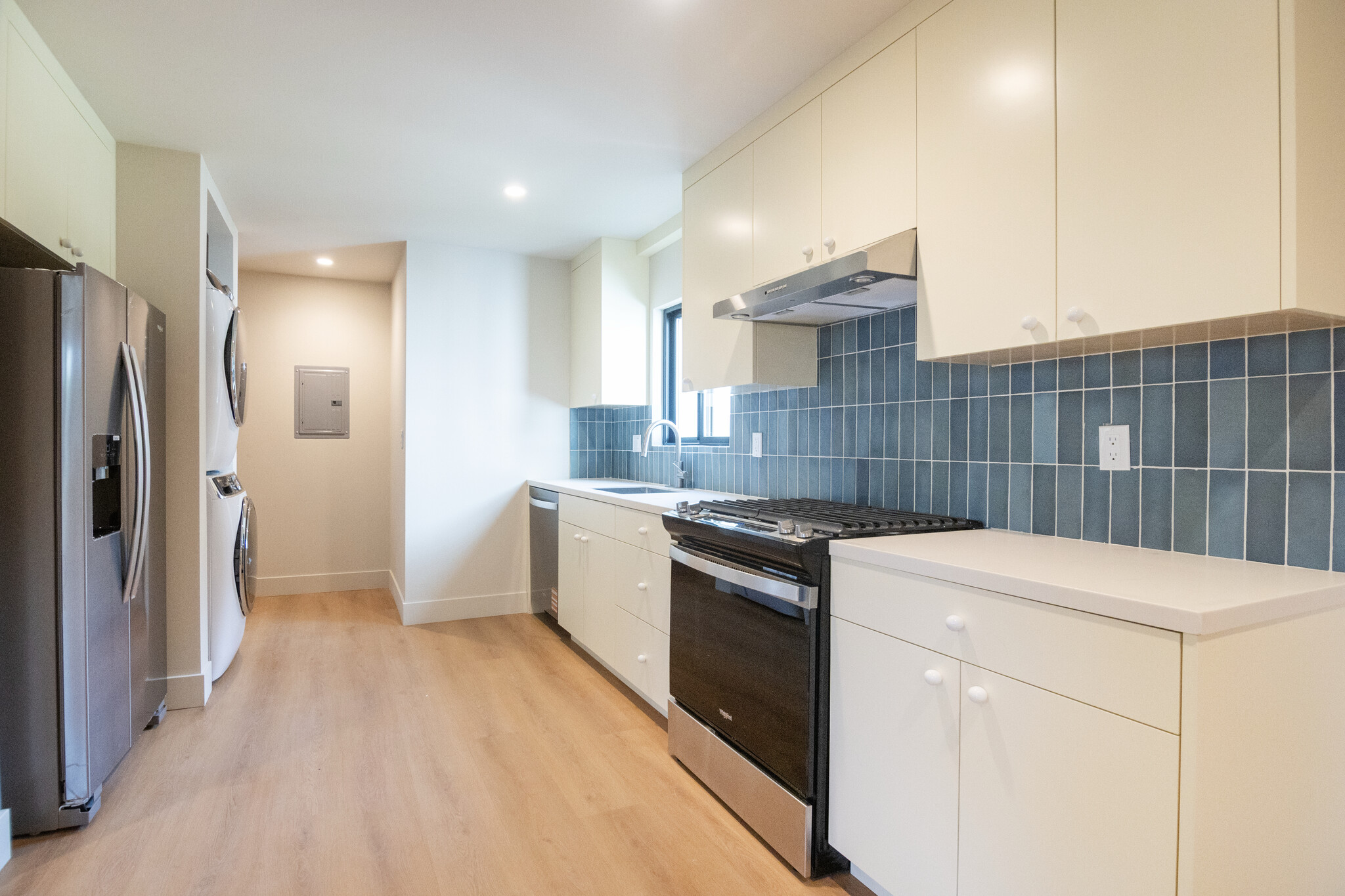 Building Photo - 4541 1/2 Melbourne Ave