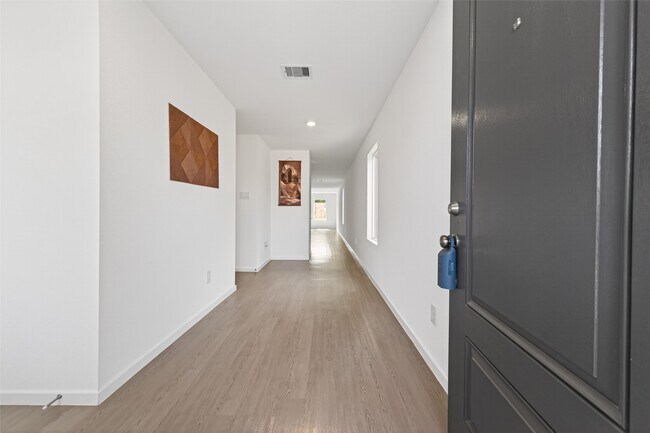 Building Photo - 6274 Alder Crk Dr