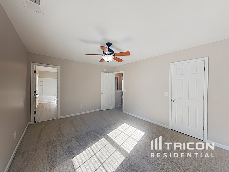 Building Photo - 137 Chatham Trace