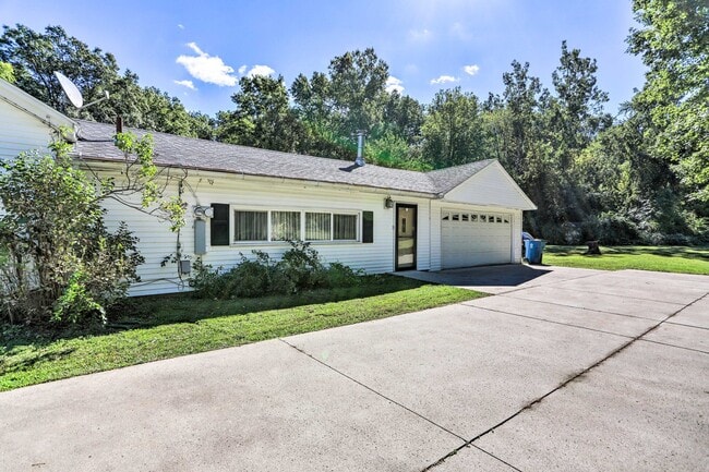 Building Photo - 6851 Nebraska Ave