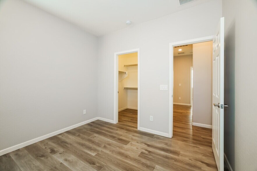Building Photo - 12125 W Remuda Dr