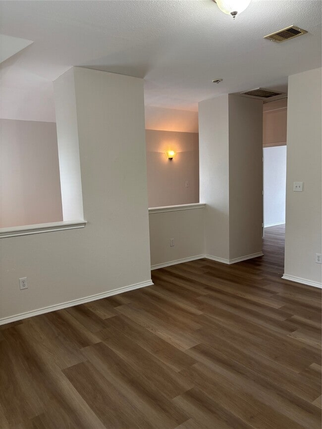 Building Photo - 1417 Paige St