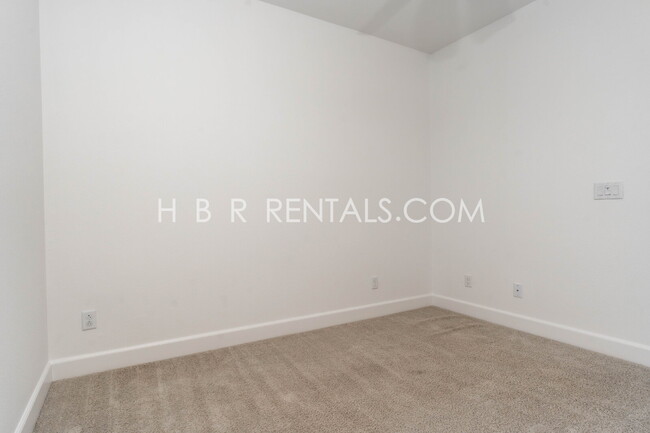 Building Photo - EXCLUSIVE ELLIS HOME For Rent in Tracy - o...