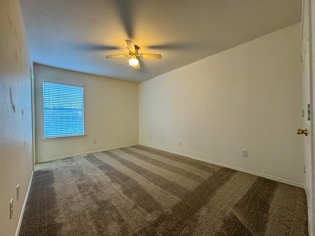 Building Photo - 727 W Beck Dr