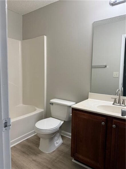 Building Photo - 6370 Olmadison Pl