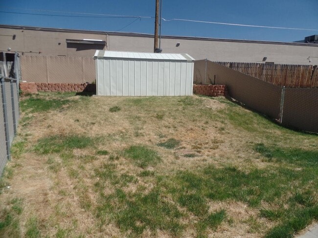 Building Photo - ** Move-In Discount** 3 bed - 2 bath Single Story Pet Friendly - Heart of Cedar City!