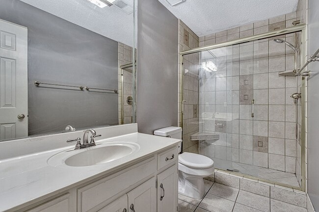 Building Photo - 816 Beazer Ln