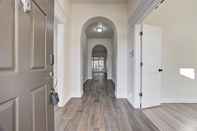 Building Photo - 1708 NW 161st Cir