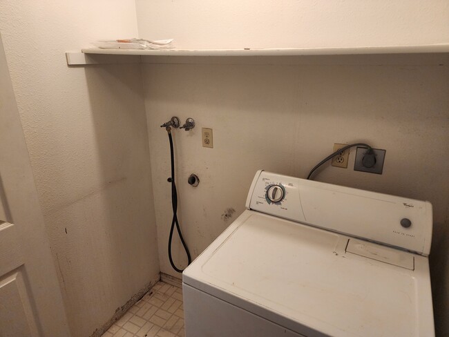 Building Photo - 99 N 1850 W