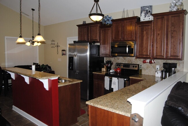 Building Photo - 210 Twilight Dr