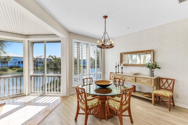 Building Photo - 777 Beach View Dr