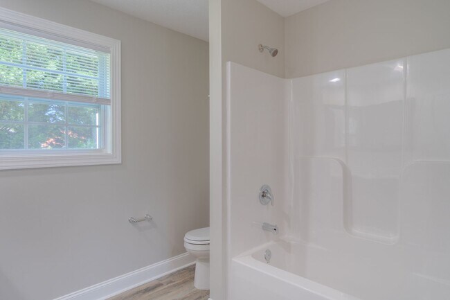 Building Photo - 500 Twisted Oak Dr NW