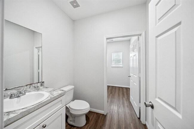 Building Photo - 9018 Everglade Dr
