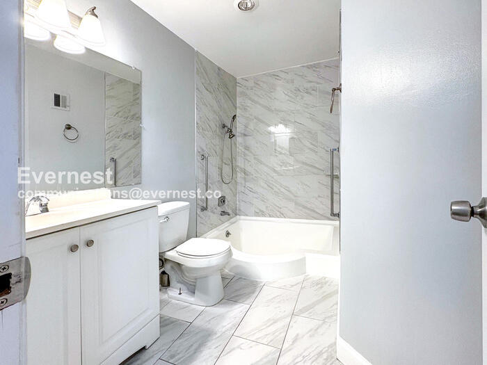 Building Photo - 3314 Huntley Sq Dr