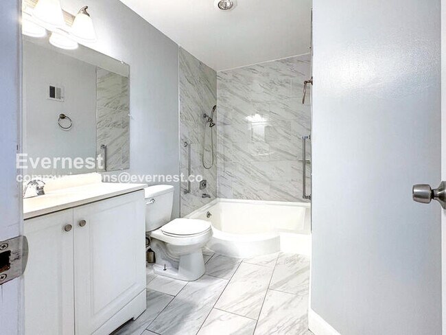 Building Photo - 3314 Huntley Sq Dr