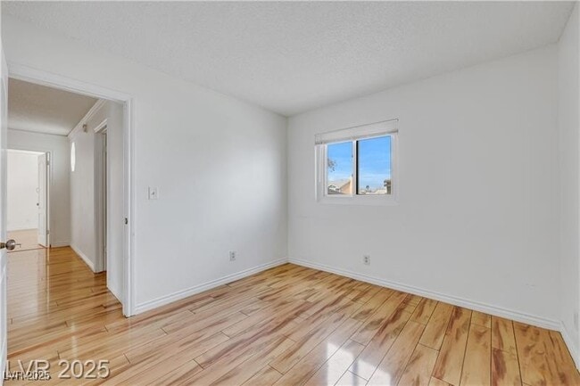 Building Photo - 4351 Satinwood Dr