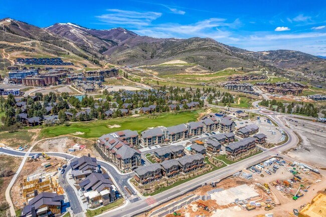 Building Photo - 3751 Blackstone Dr