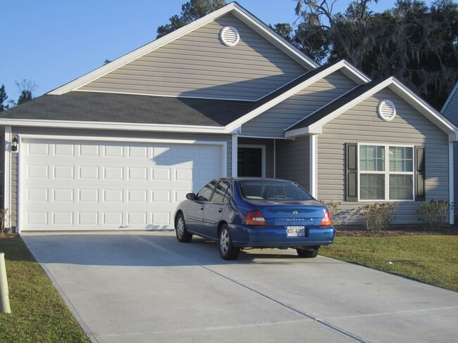 Primary Photo - 82 Roseberry Cir
