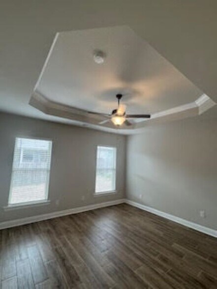 primary bedroom - 7463 Knollwood Ct