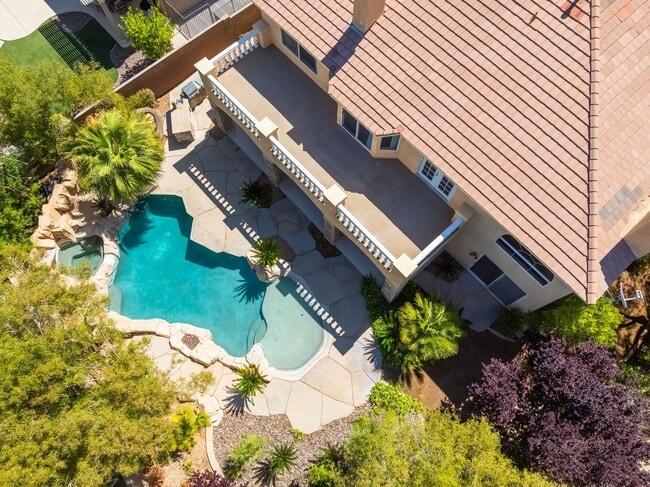 Building Photo - Beautiful Three Story, Five Bedroom Home with Lagoon Style Pool and Spa