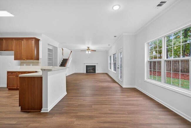 Building Photo - 2467 Bittersweet Cir