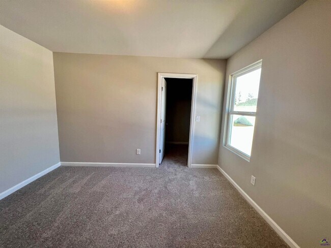 Building Photo - 149 Martin Mill Trail