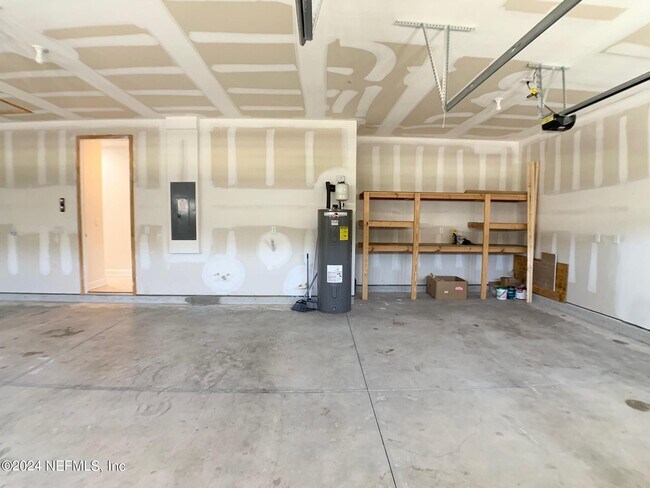 Building Photo - 1499 Tropical Pine Cove