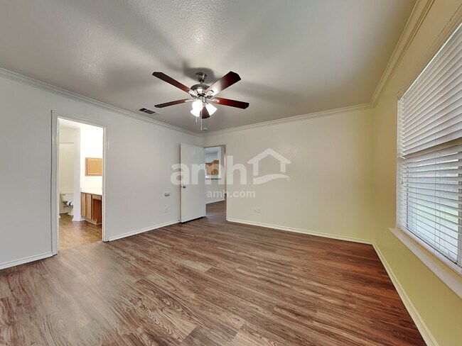 Building Photo - 3806 Evinrude Dr