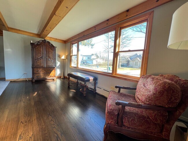 Building Photo - 1804 Chapel Ct
